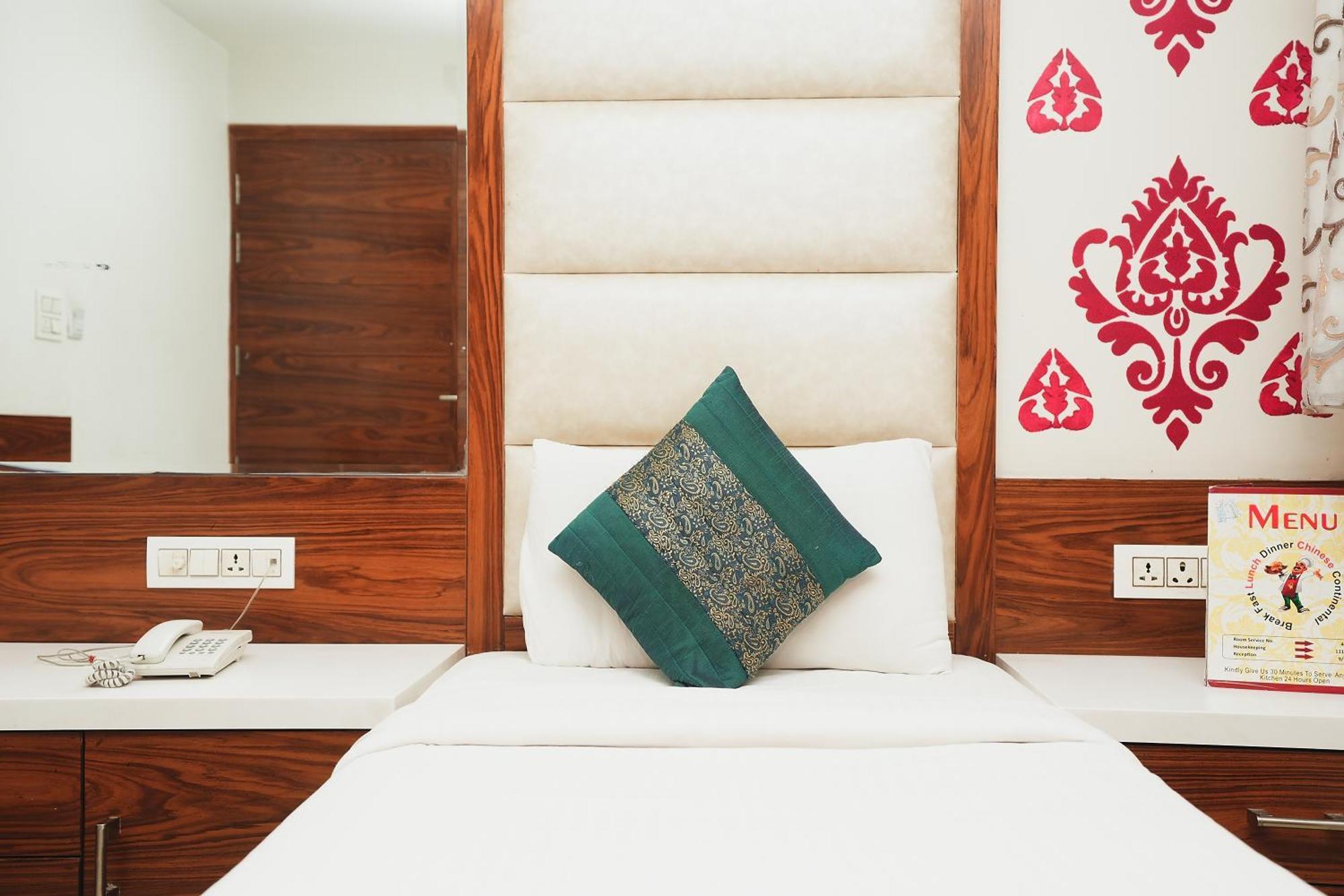 Hotel Kabir Palace Karol Bagh Új-Delhi Kültér fotó